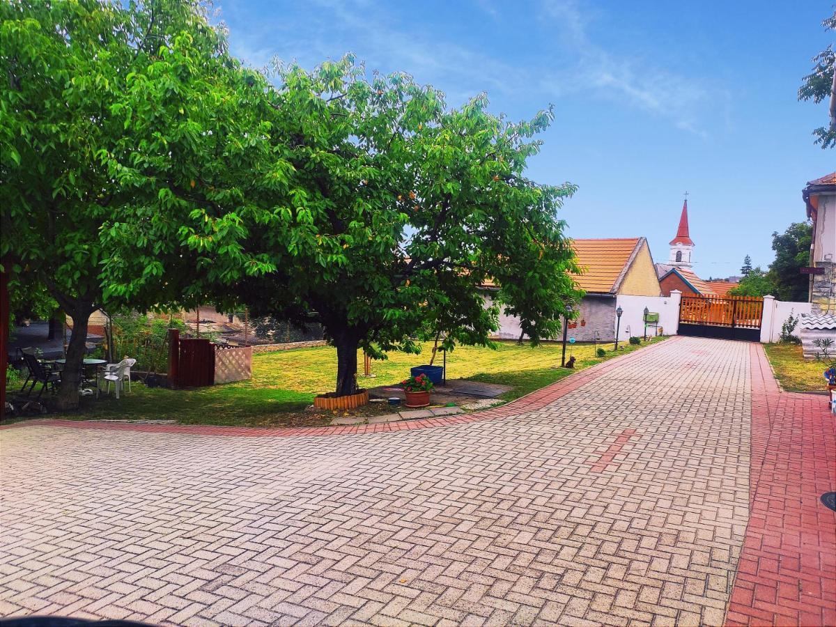 Szandra Vendeghaz Osku Exterior foto