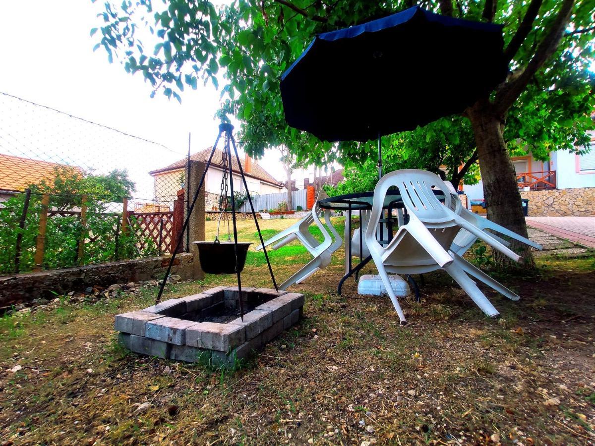 Szandra Vendeghaz Osku Exterior foto